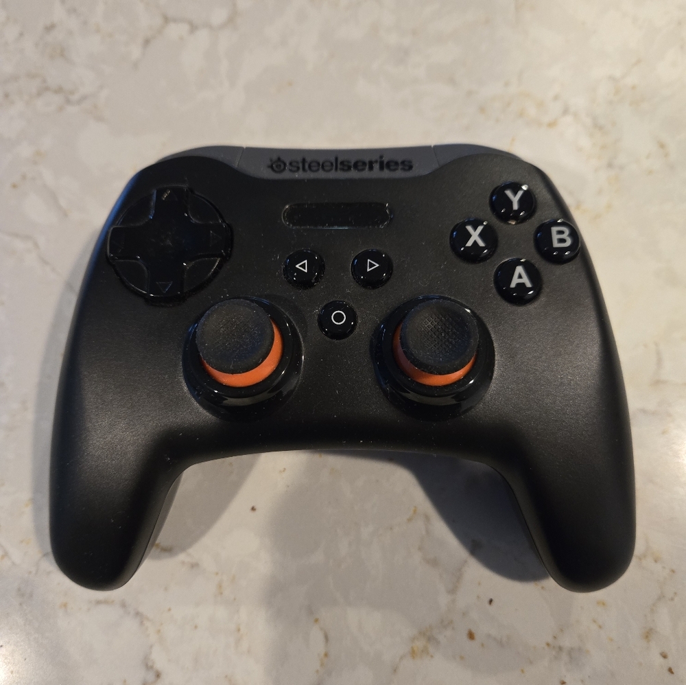 Used Steelseries Stratus XL Controller